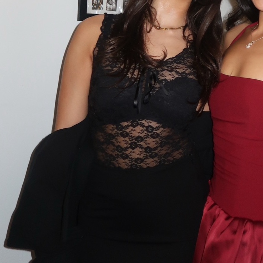 Lace tank with bow detailing